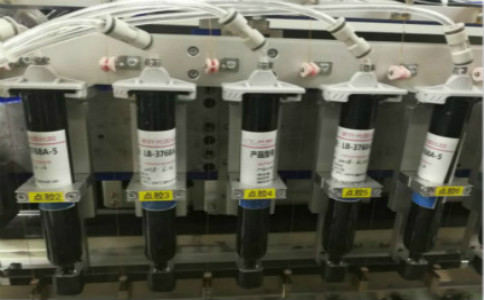 背光源燈(dēng)條透鏡(jìng)UV膠配合點膠機(jī)使用有(yǒu)哪些優勢 背光源燈條(tiáo)透鏡UV膠配合(hé)點膠機使用有哪些優勢(shì)